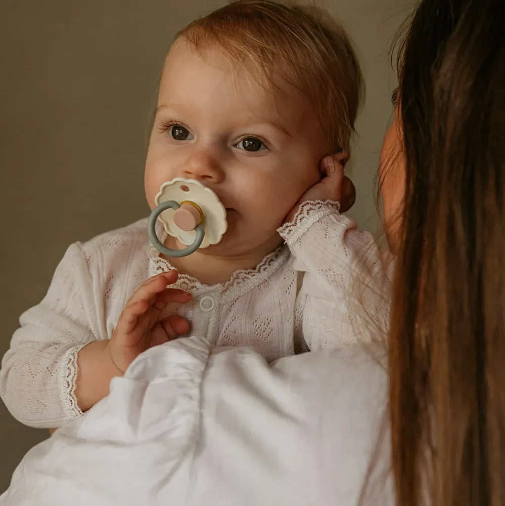 FRIGG Round Pacifier - Daisy