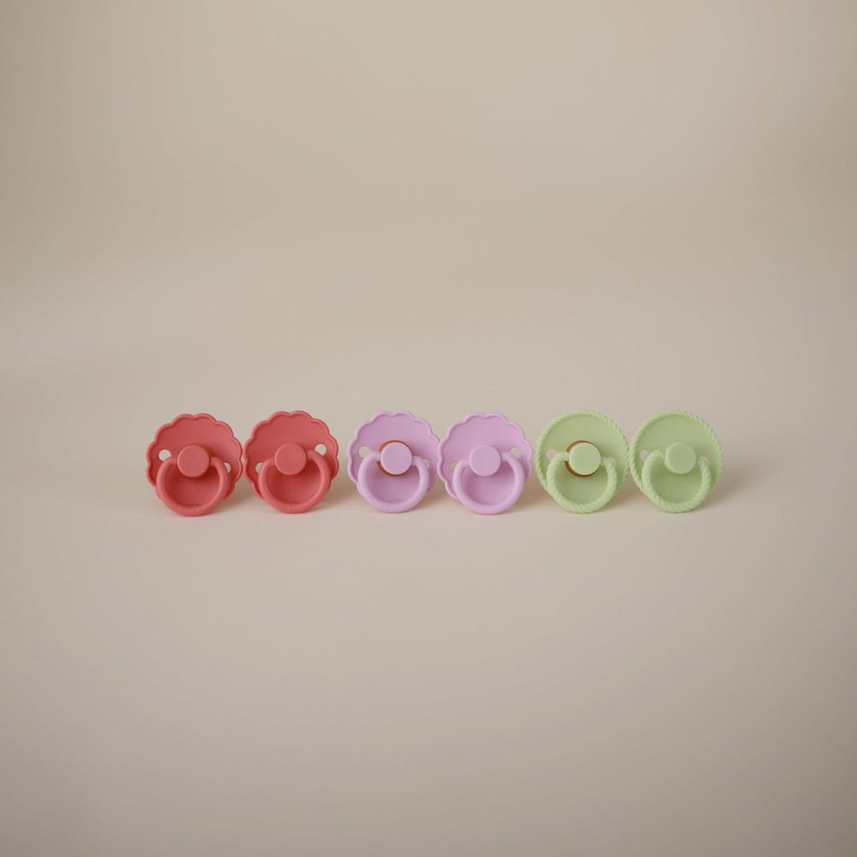 FRIGG Daisy 2-Pack Pacifiers
