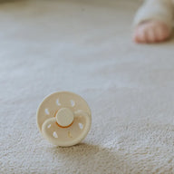 FRIGG Round Pacifier - Moon Phase