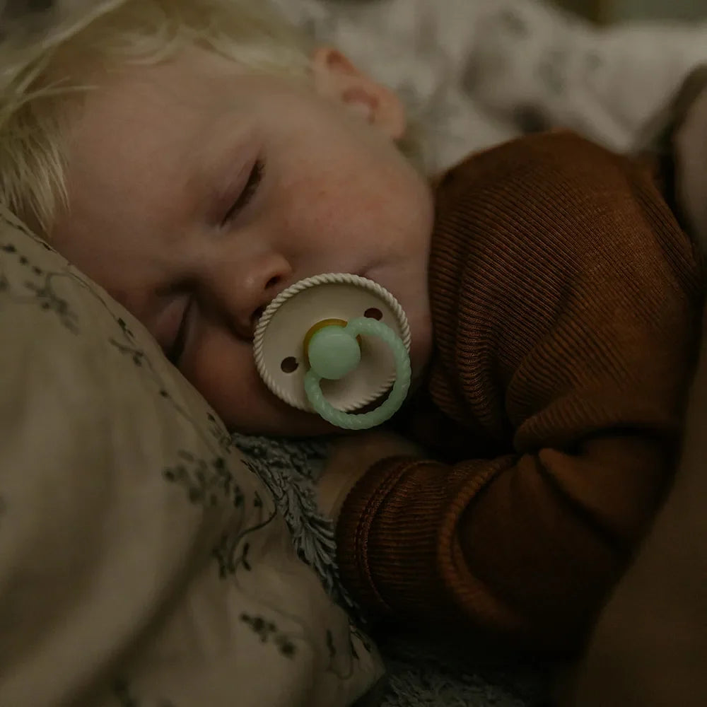 FRIGG Round Pacifier - Rope Night