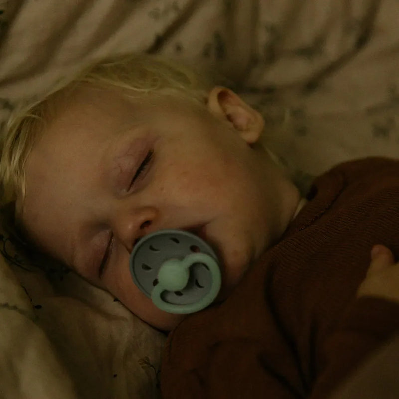 FRIGG Round Pacifier - Moon Phase Night