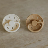 FRIGG Round Pacifier - Moon Phase